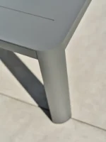 Gartenlounge KELIA für 5 Personen aus Aluminium mit Couchtisch und Olefin-Kissen – Anthrazitgrau – Image 4